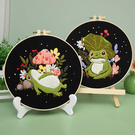CraftHoop Frogs & Flowers Embroidery Kit