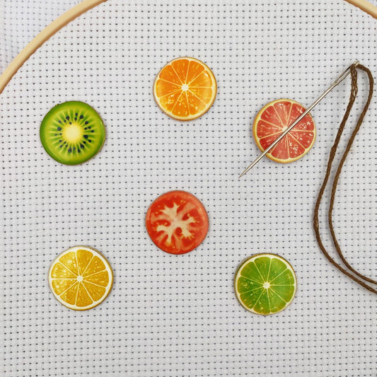 Magnetic Needle Holders: Fruits (2 Pieces)