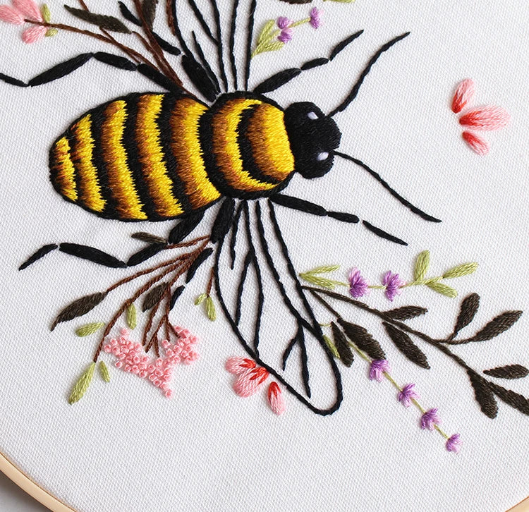 CraftHoop 4-Piece Lovely Bees Embroidery Kit